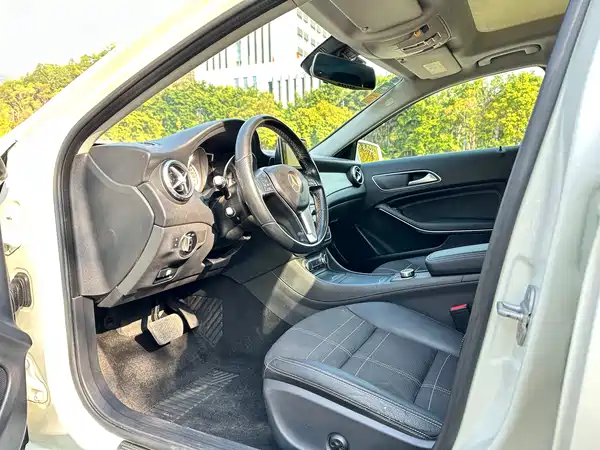 Mercedes-Benz GLA 2015