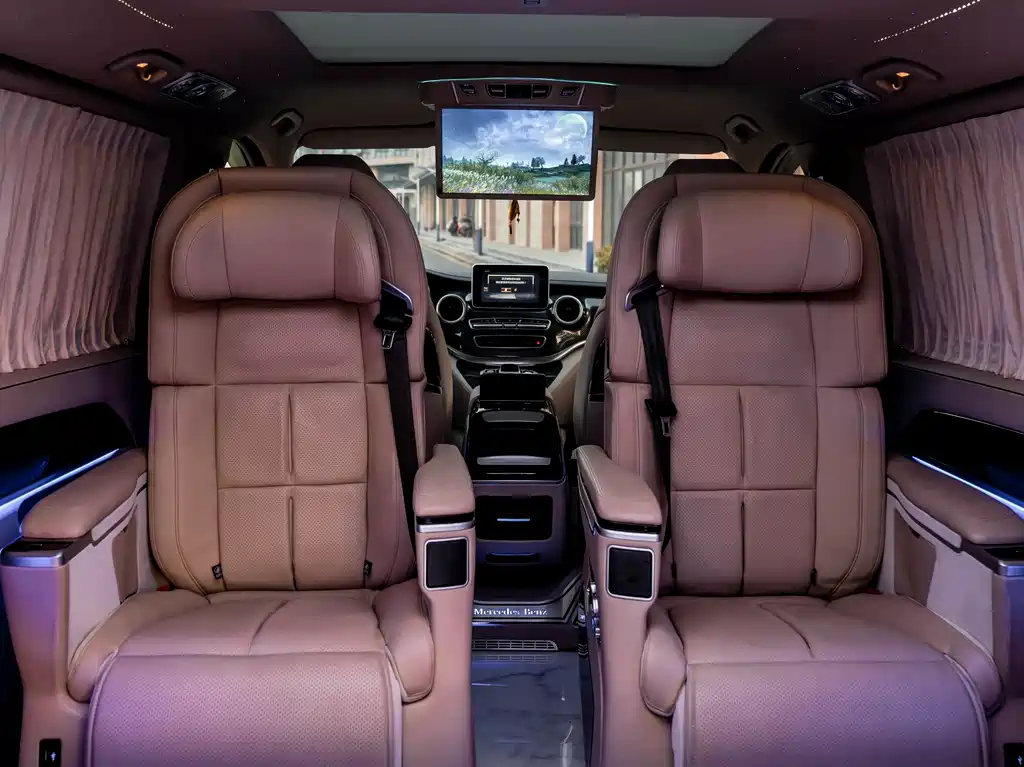 Mercedes-Benz V-Class 2019 — фото 26