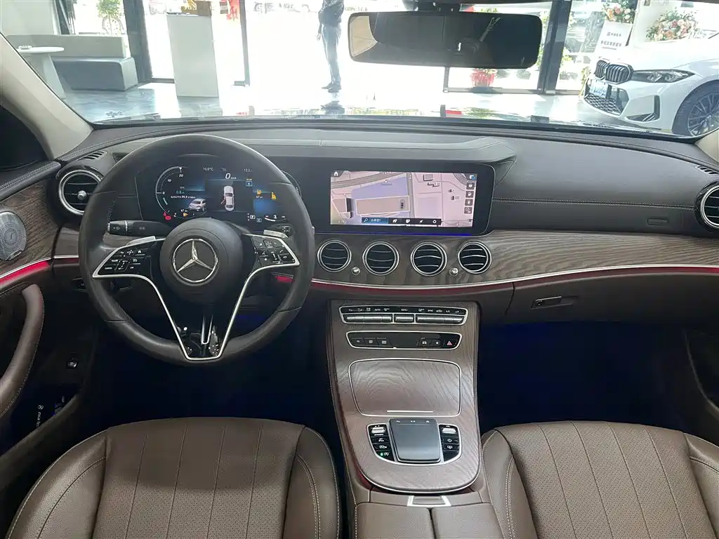 Mercedes-Benz E-Class 2023 — фото 10