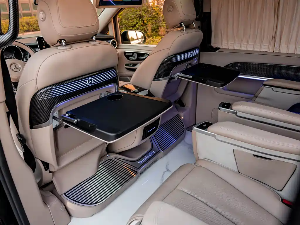Mercedes-Benz V-Class 2019 — фото 17