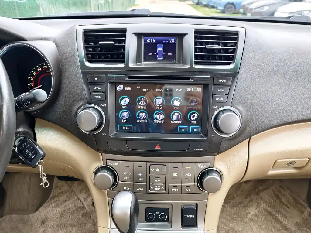 Toyota Highlander 2012 — фото 15