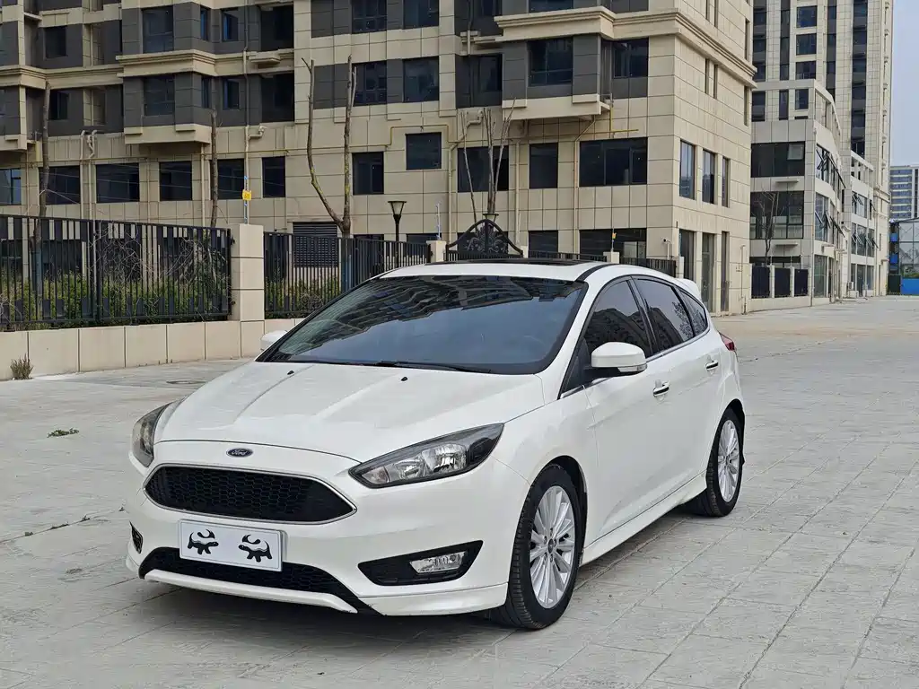 Ford Focus 2016 — фото 1