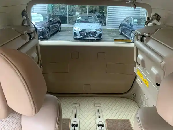 Toyota Alphard 2011