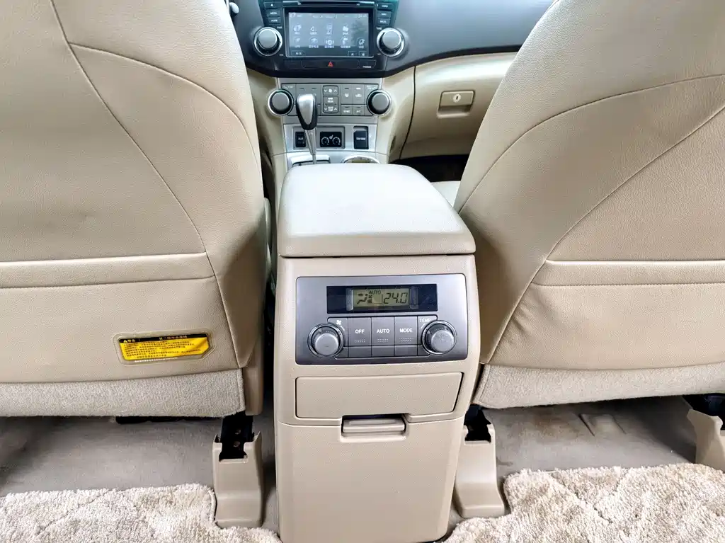 Toyota Highlander 2012 — фото 17