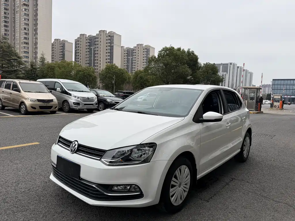 Volkswagen Polo 2016 — фото 1
