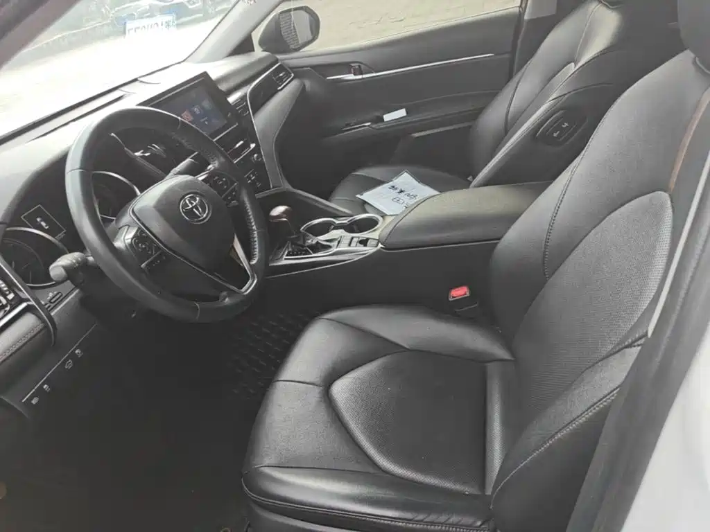 Toyota Camry 2022 — фото 15