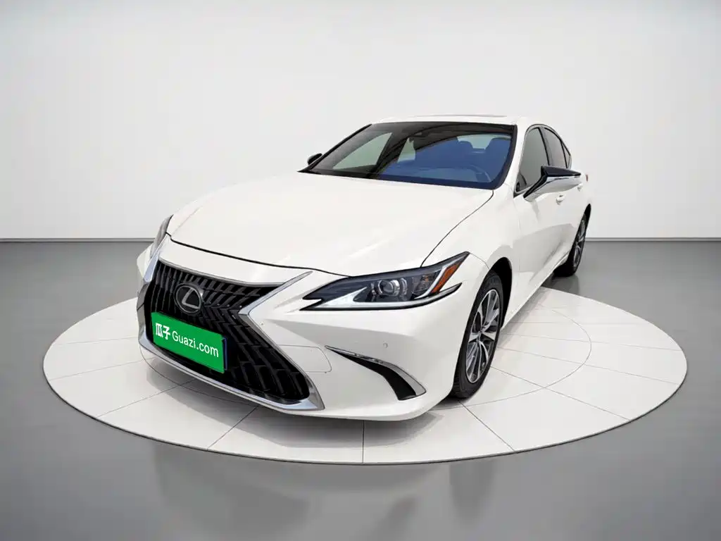 Lexus ES 2023 — фото 1