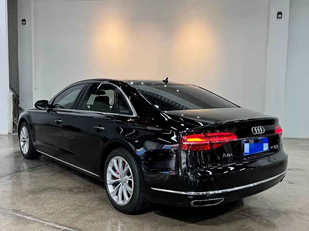 Audi A8 2017 — фото 5