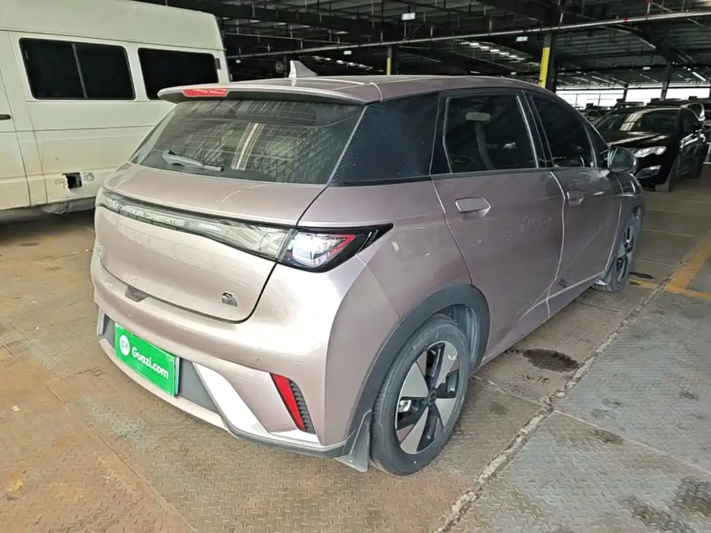 BYD Dolphin 2023