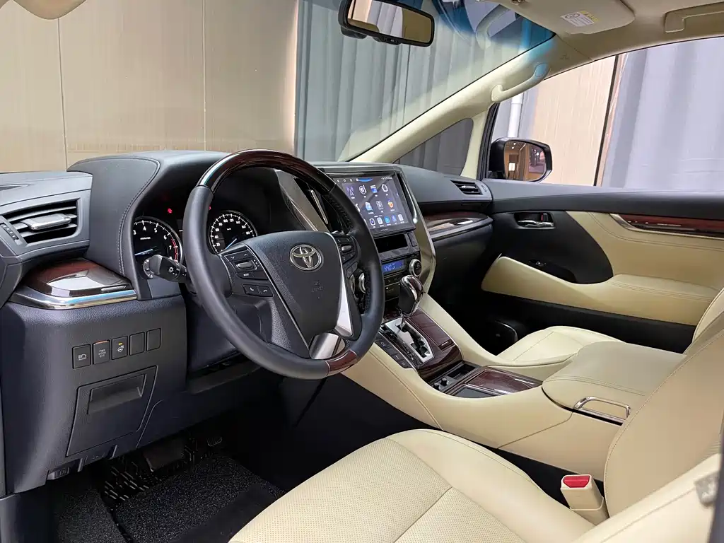 Toyota Alphard 2017 — фото 4