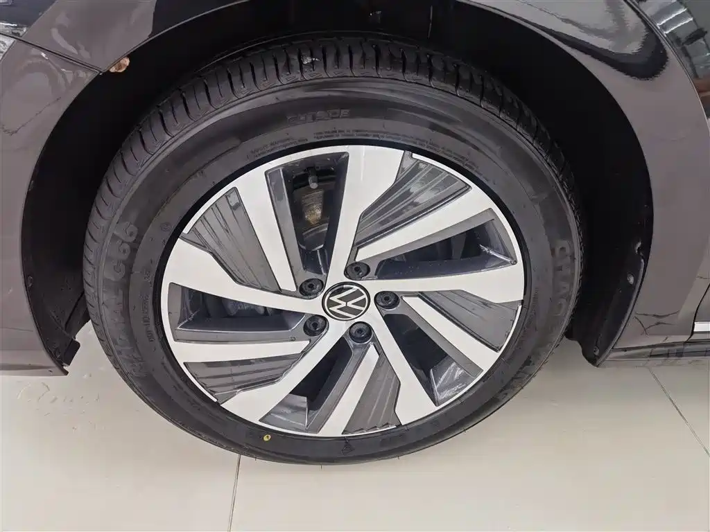 Volkswagen Passat New Energy 2022 — фото 4