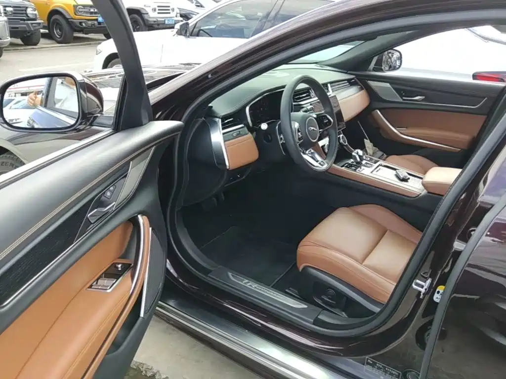 Jaguar XFL 2022 — фото 16
