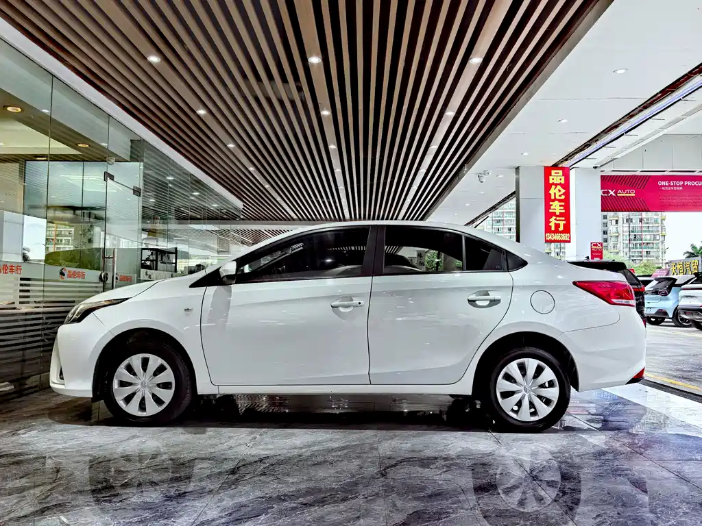 Toyota Yaris L 2019 — фото 14