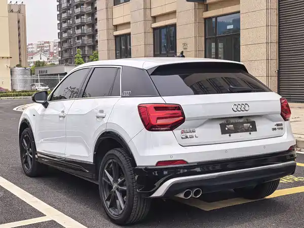 Audi Q2L 2021