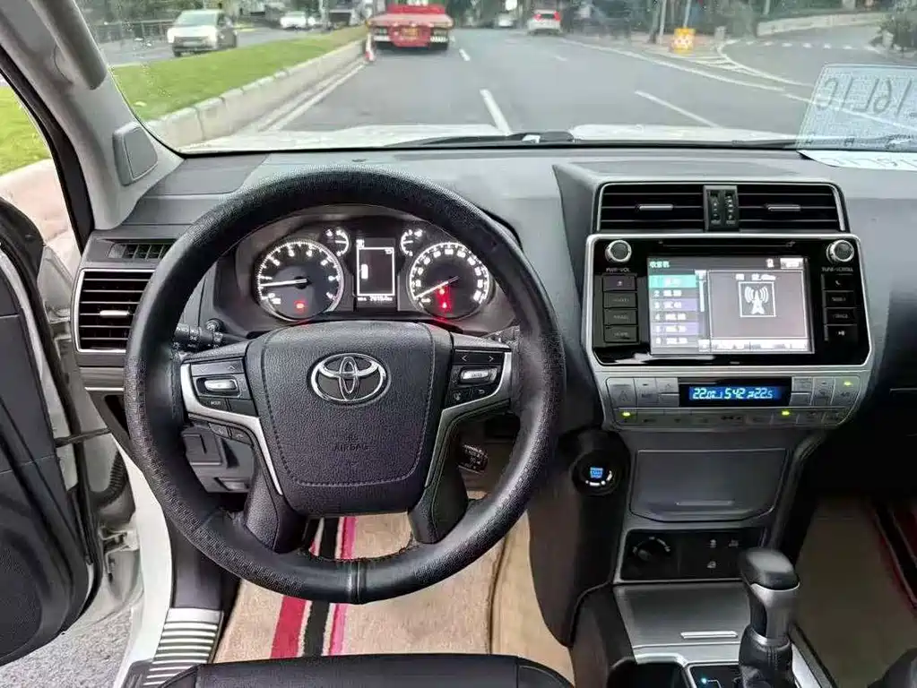 Toyota Prado 2018 — фото 9