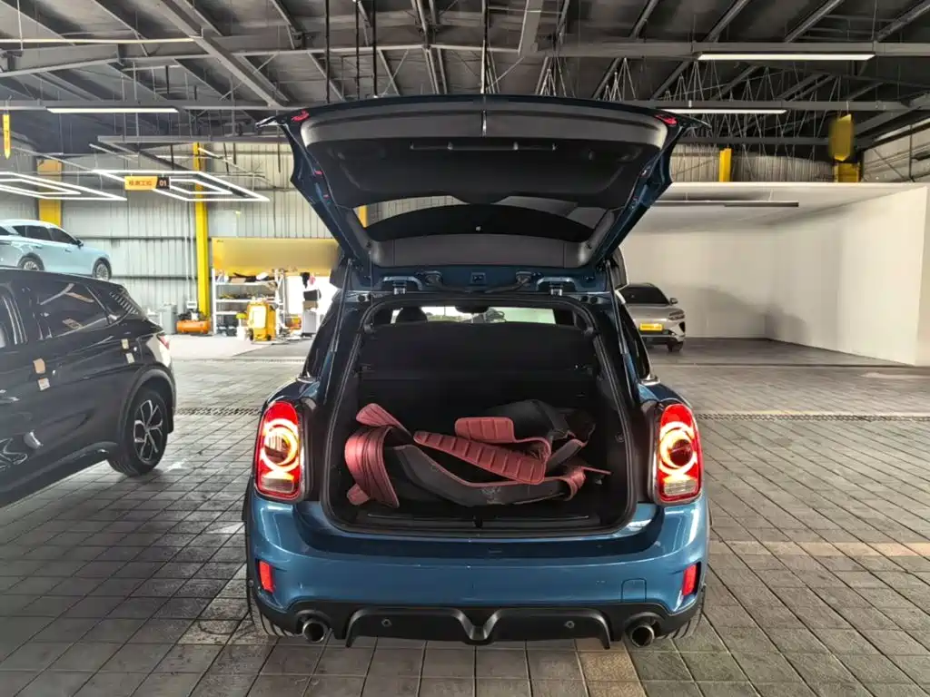 MINI Countryman 2018 — фото 19