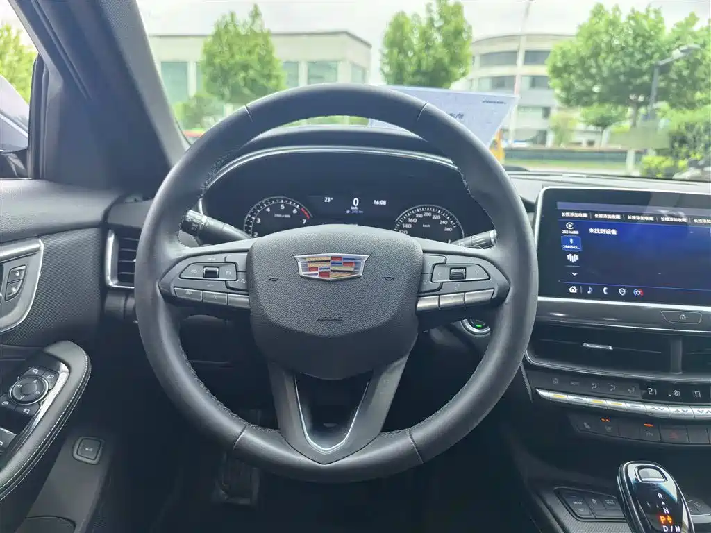 Cadillac CT5 2022 — фото 11