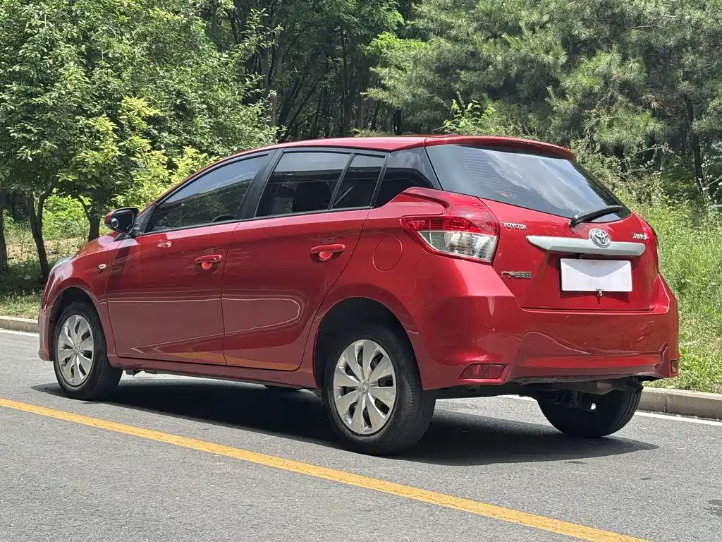 Toyota Yaris L 2016 — фото 4