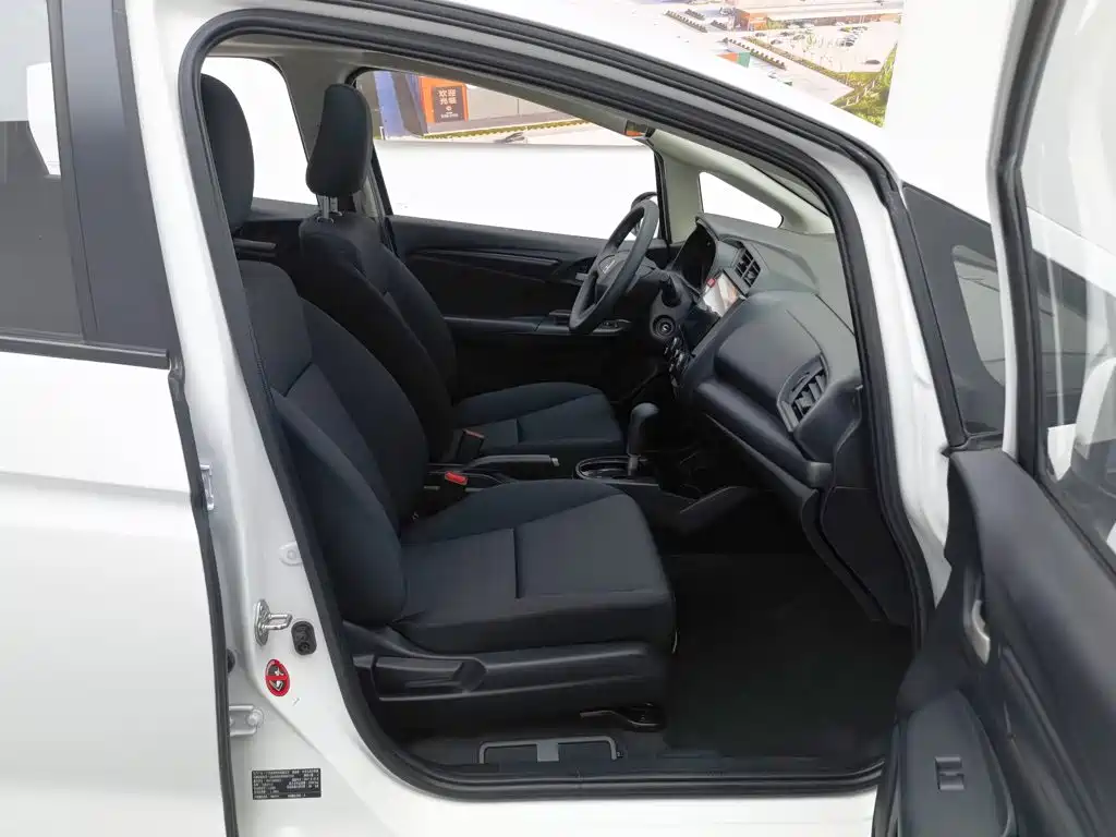Honda Fit 2017 — фото 23