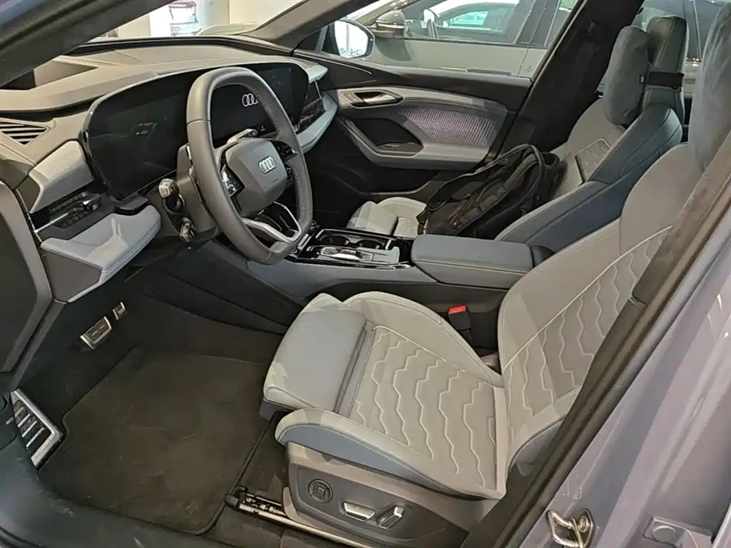 Audi Q6L e-tron 2025 — фото 15
