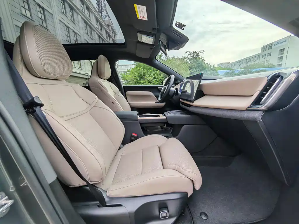 Volvo XC70 Plug-In Hybrid 2025 — фото 29