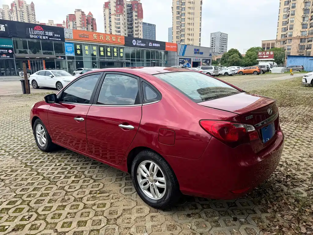 Hyundai Elantra 2011