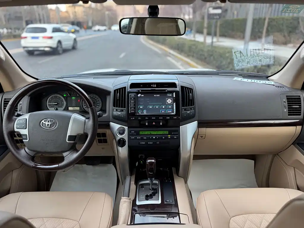 Toyota Land Cruiser 2016 — фото 11