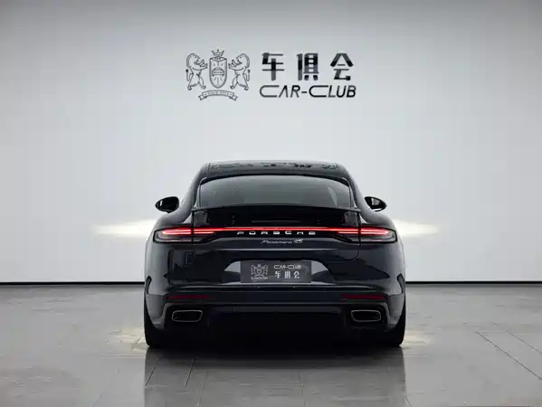 Porsche Panamera 2021