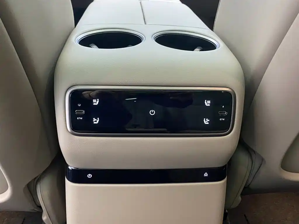 Li Auto i8 2026 — фото 23