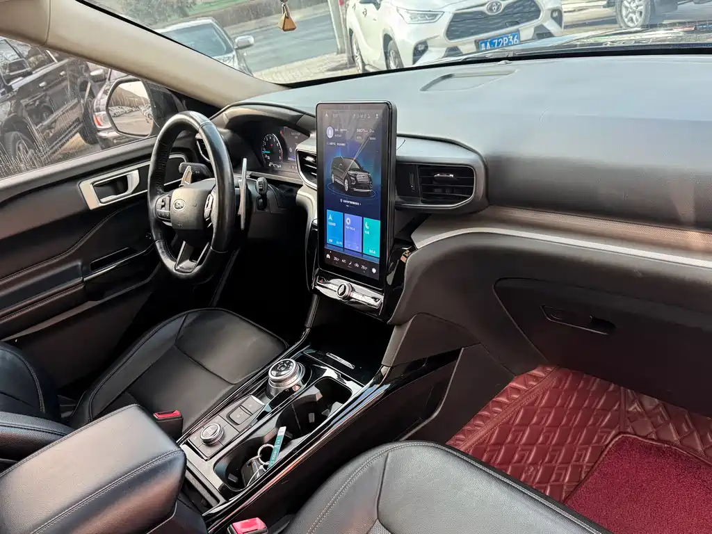 Ford Explorer 2021 — фото 18