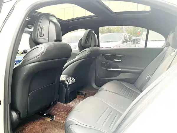 Mercedes-Benz C-Class 2025