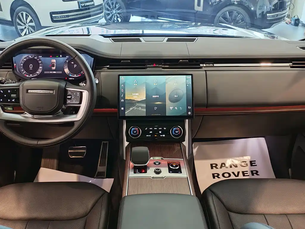 Land Rover Range Rover 2023 — фото 20