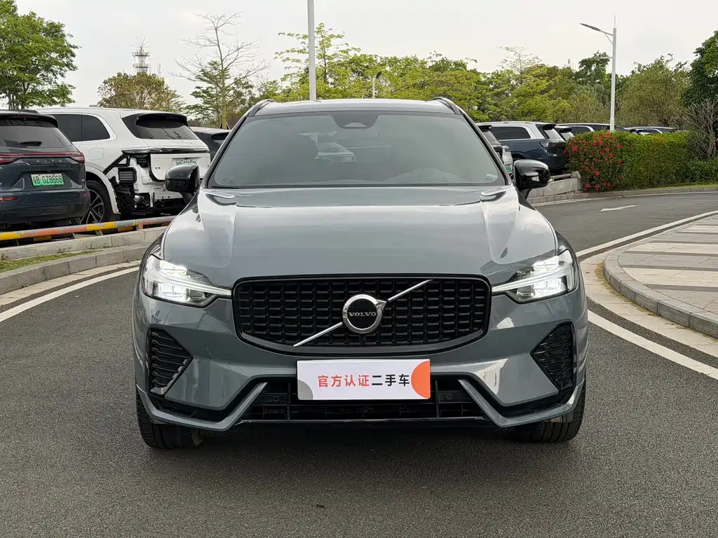 Volvo XC60 2022 — фото 2
