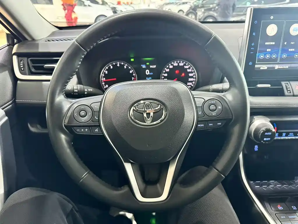 Toyota Wildlander 2022 — фото 13