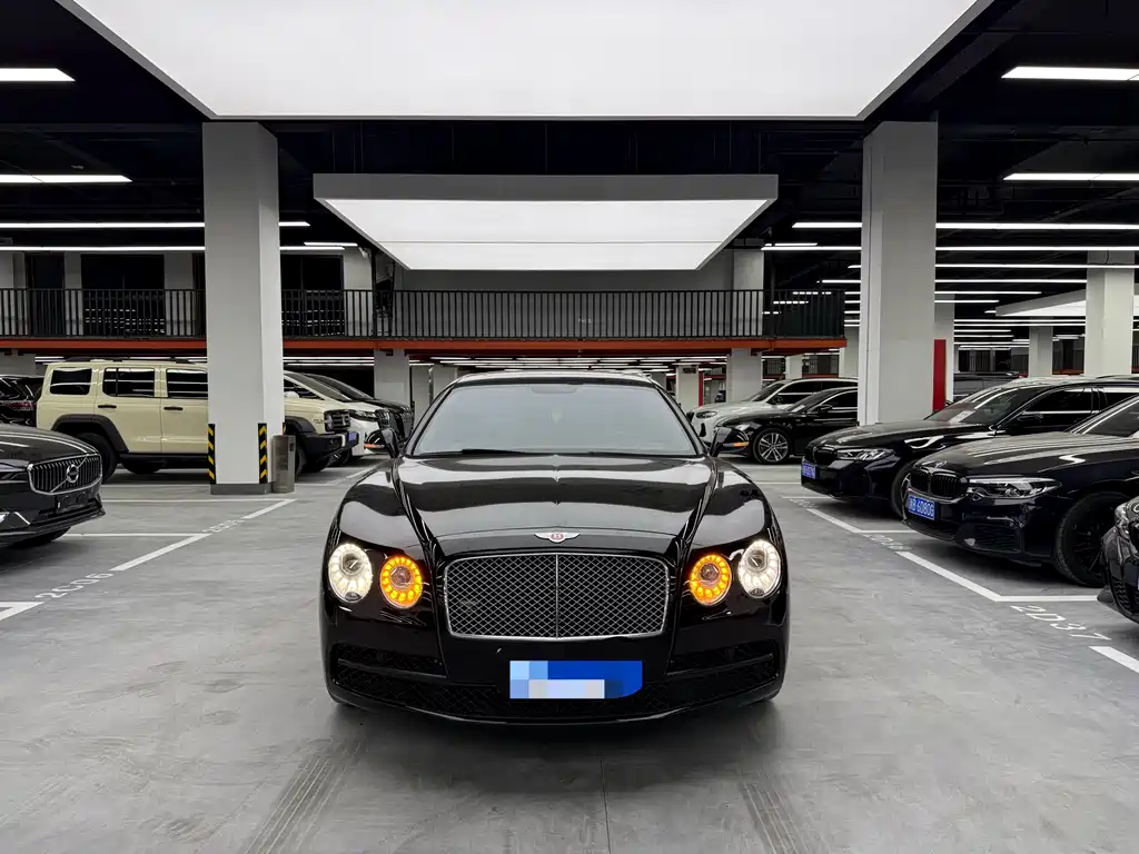 Bentley Flying Spur 2015 — фото 2