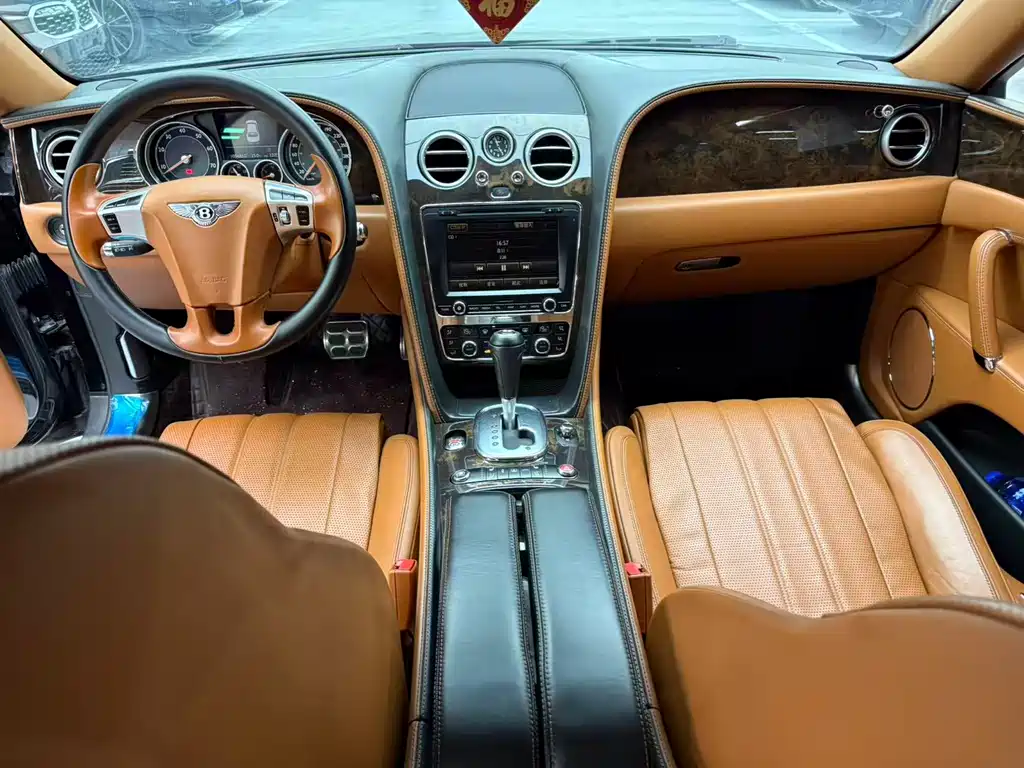 Bentley Flying Spur 2015 — фото 9