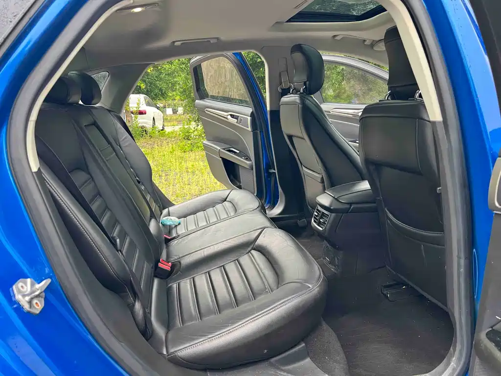 Ford Mondeo 2015 — фото 10