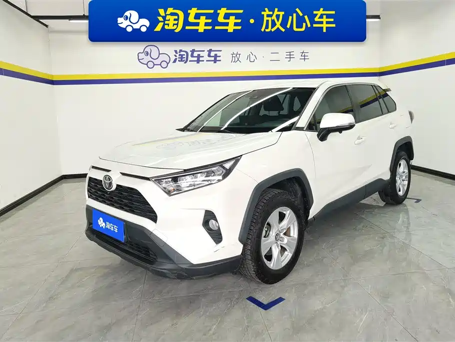 Toyota RAV4 2020 — фото 1