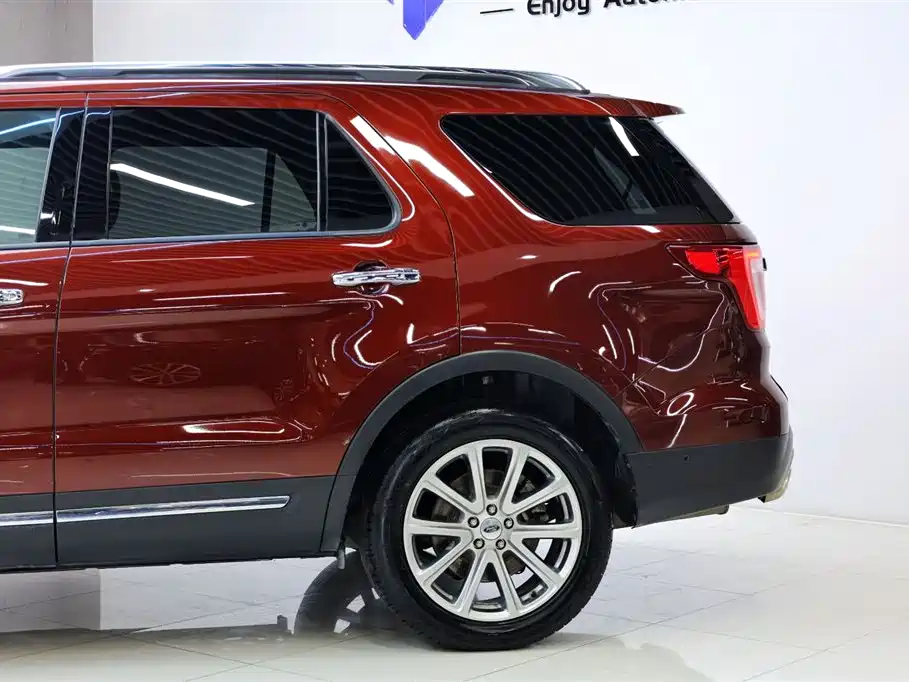 Ford Explorer 2016 — фото 4