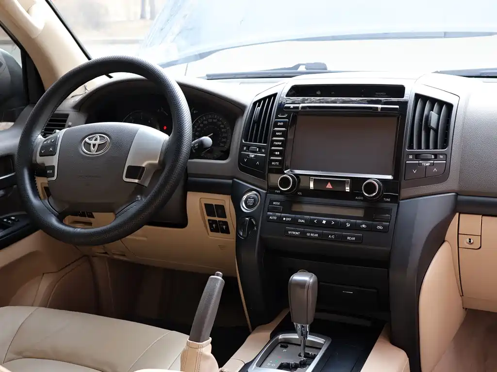Toyota Land Cruiser 2017 — фото 13