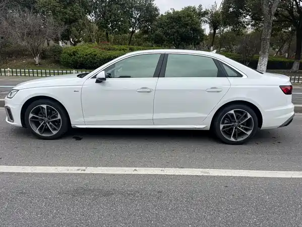 Audi A4L 2020