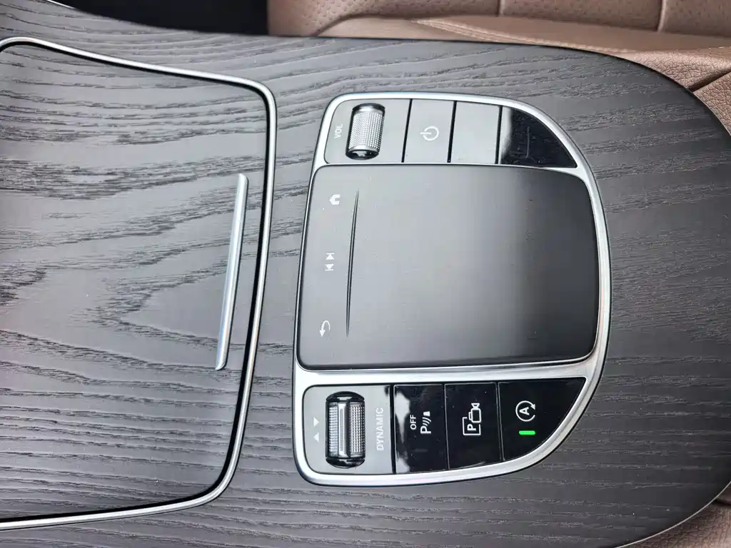 Mercedes-Benz E-Class 2021 — фото 18