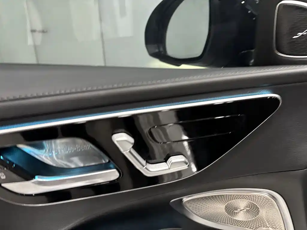 Mercedes-Benz C-Class 2025 — фото 12