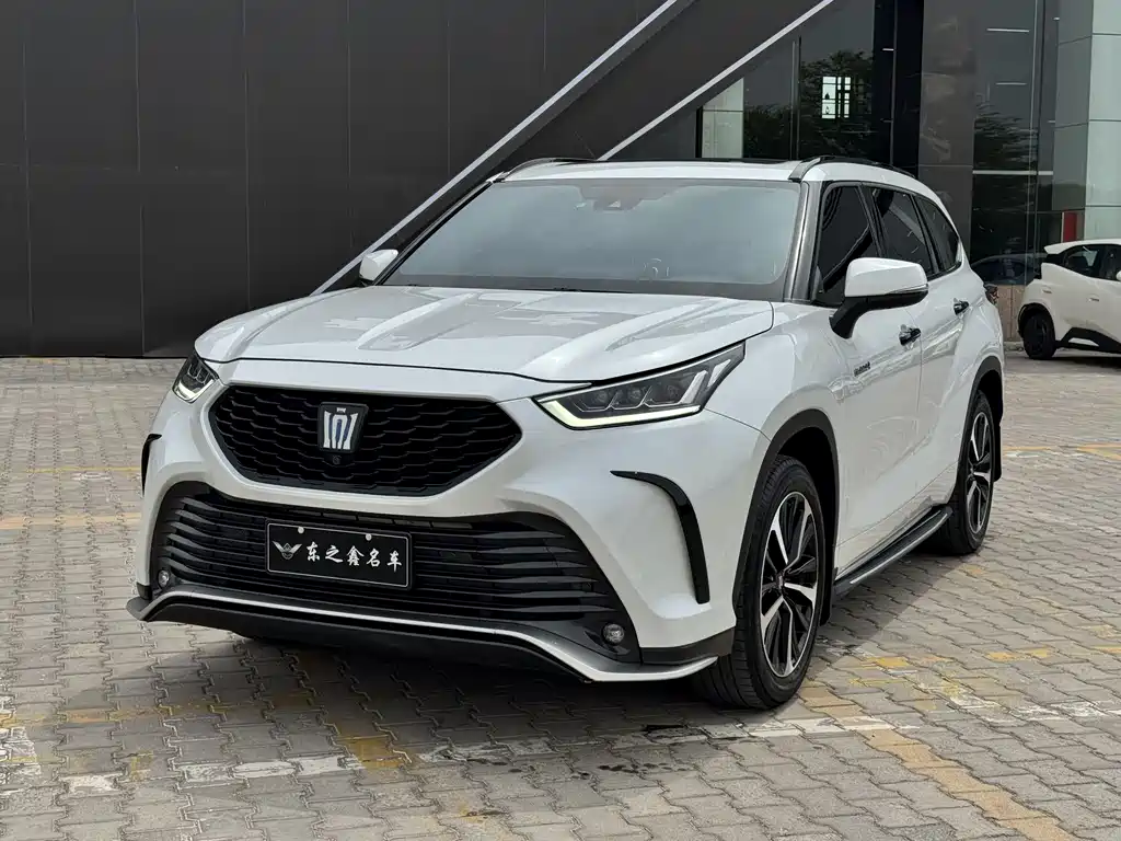 Toyota Crown Kluger 2023