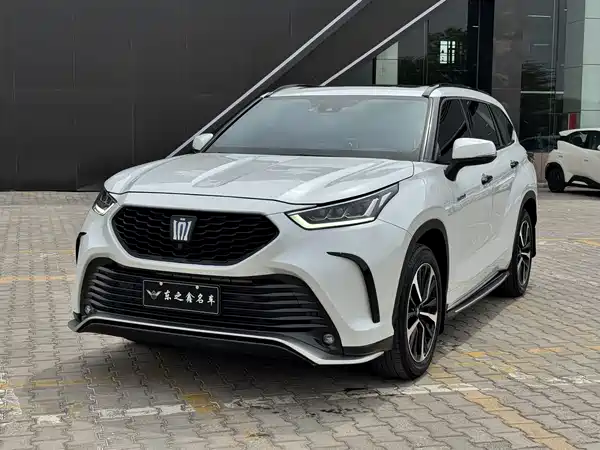 Toyota Crown Kluger 2023