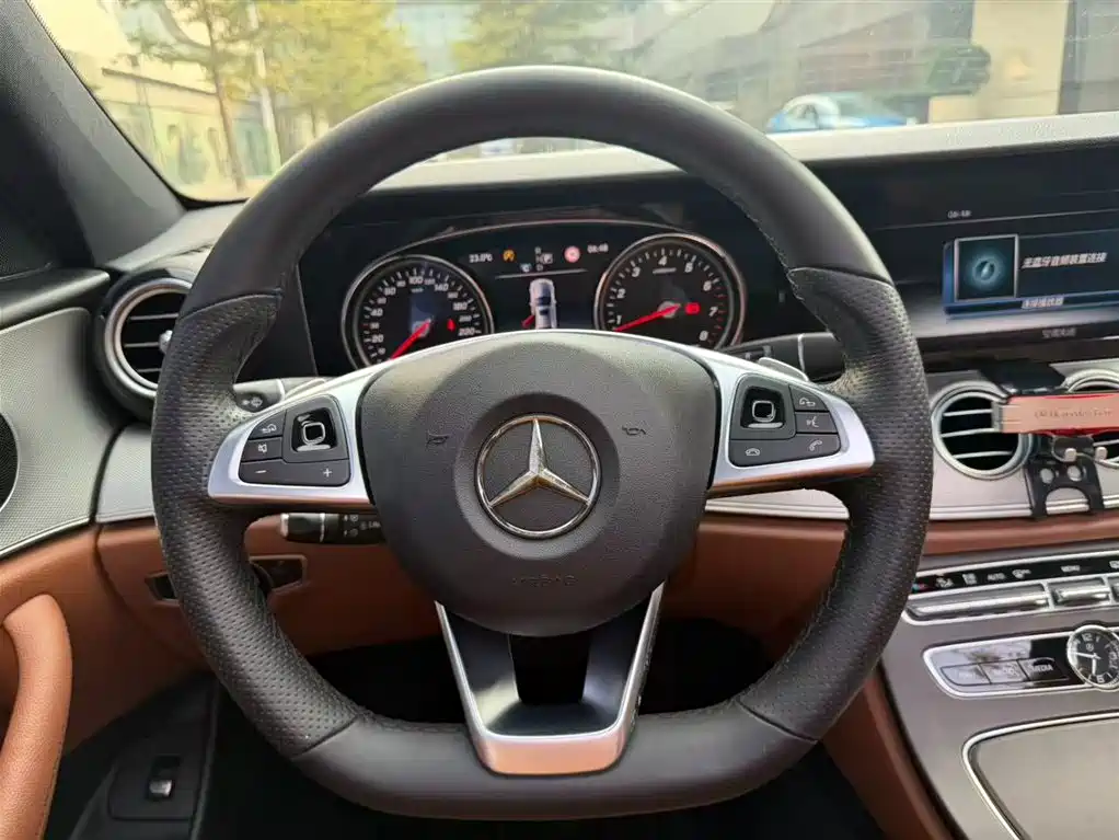 Mercedes-Benz E-Class 2017 — фото 8