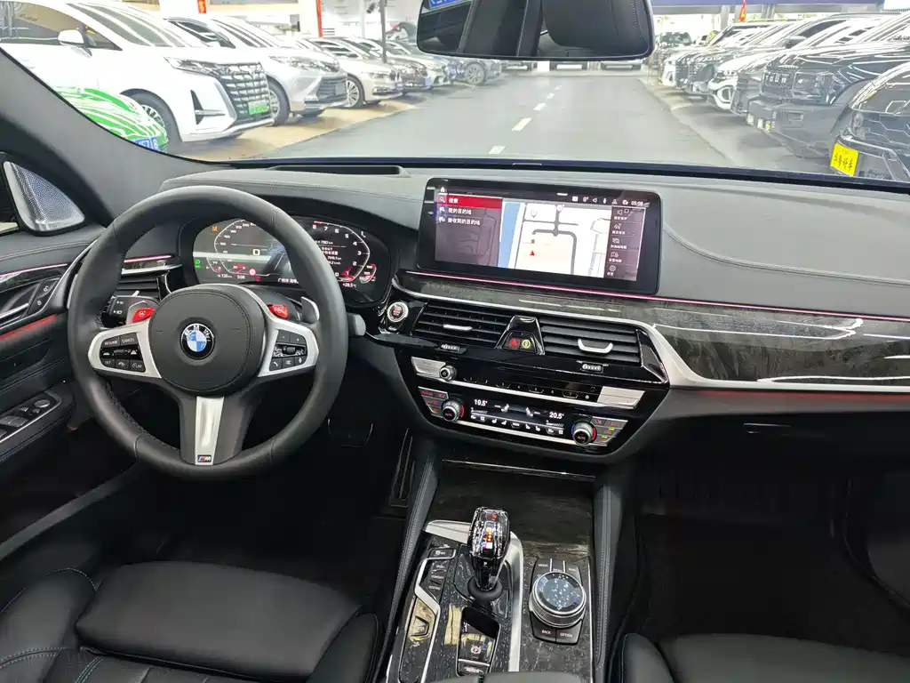BMW 6 Series GT 2025 — фото 9