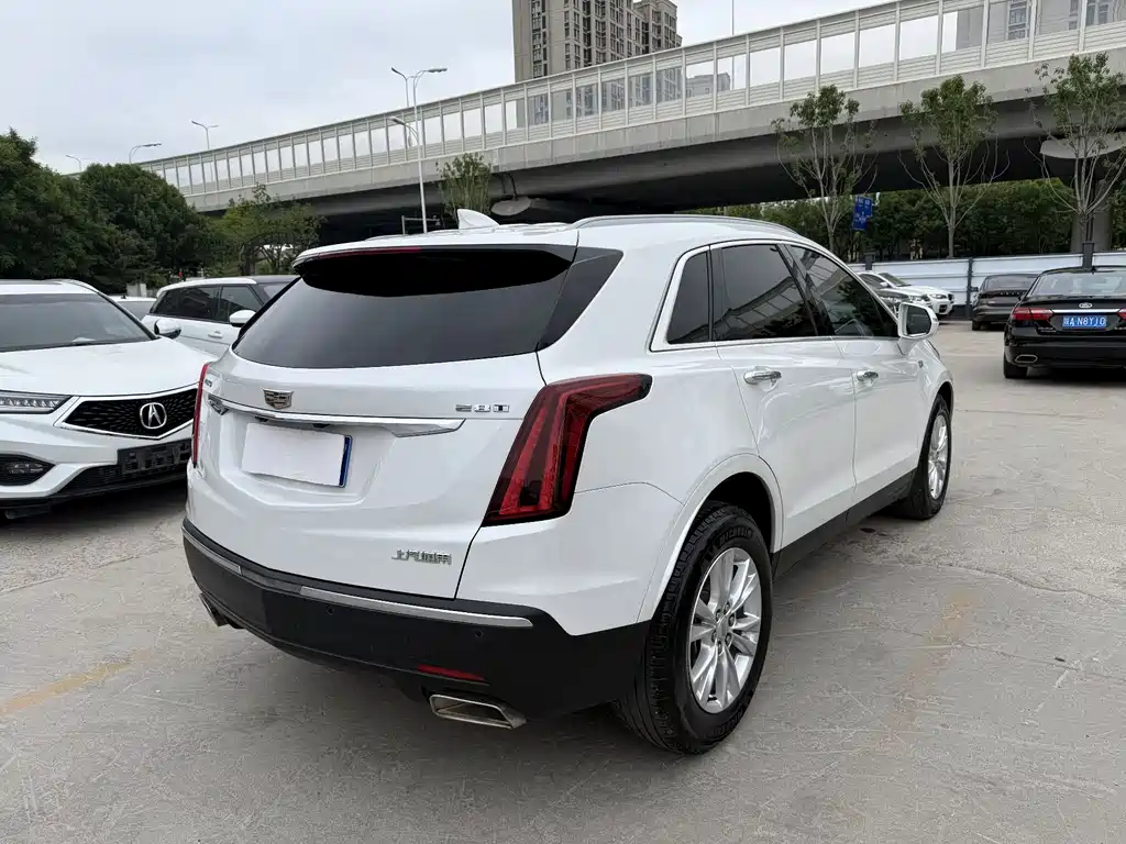 Cadillac XT5 2020 — фото 12