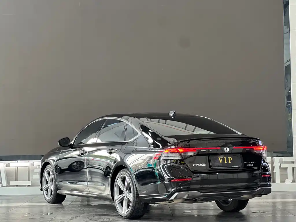Honda Accord 2023 — фото 10