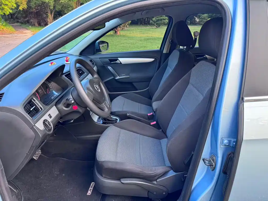 Volkswagen Lavida 2014